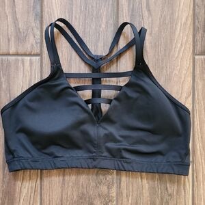 Black Seamless Sports Bra with Strappy Racerback